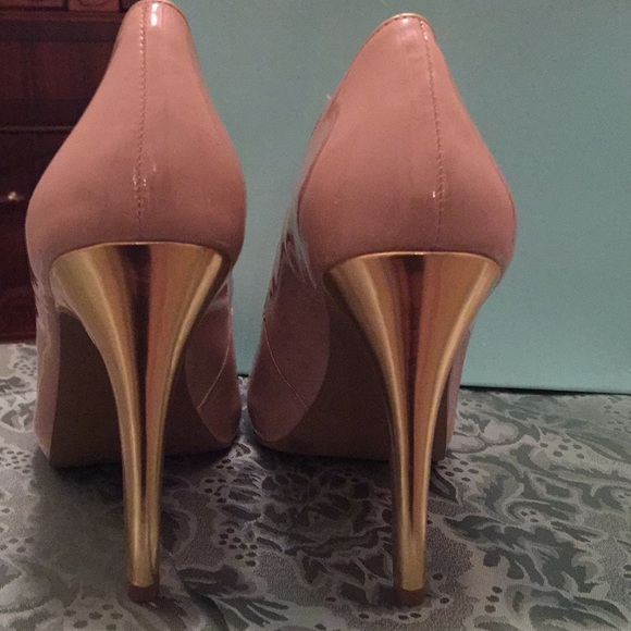 Beautiful Jessica Simpson Pumps, Nude, Size 10 - Picture 3 of 8